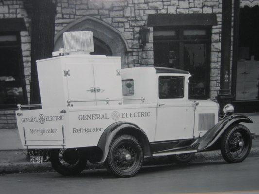 How they used to deliver a fridge!
   (Ford Model 66A - 1933)