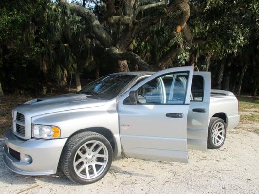 2005 Dodge Ram 1500 SRT