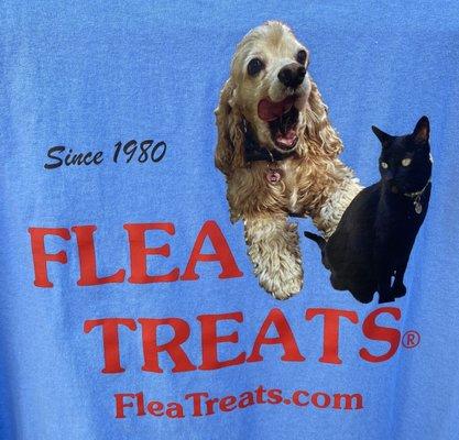 FLEA TREATS printed t-shirt.