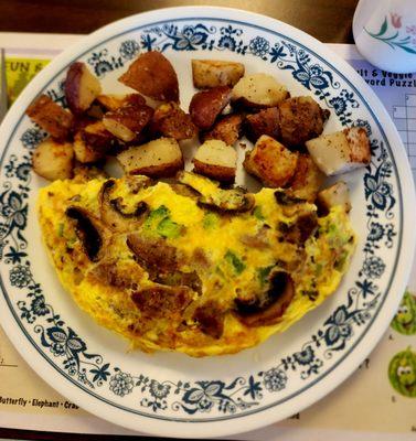 Veggie Omelet with Sausage and Home Fries