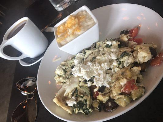 Egg white scramble and grits