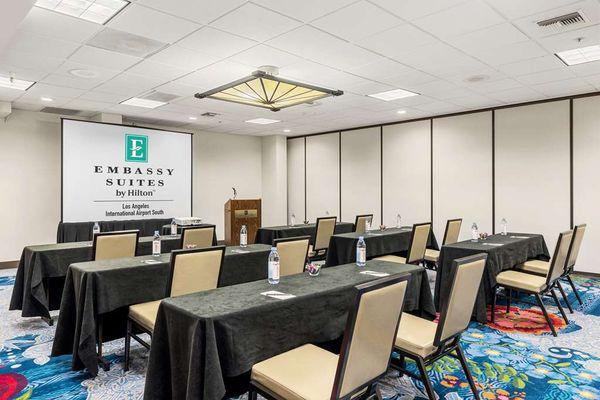 Embassy Suites by Hilton Los Angeles International Airport South