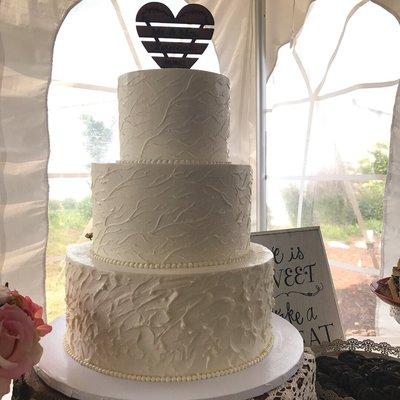 Rustic wedding cake at On Sunny Slope Farm