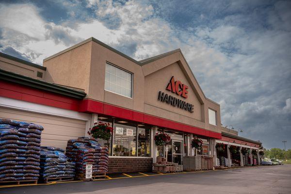 Kortendick Ace Hardware located at 3806 Douglas Avenue, Racine, WI.