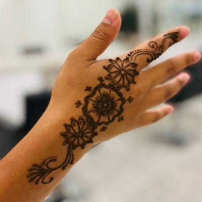 Henna tattoo (mehandi)