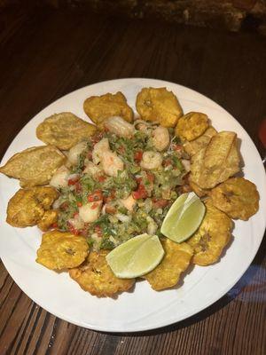 Shrimp ceviche with fried plantains