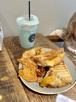 Grilled cheese & Blue drink