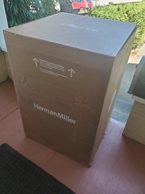 The shipping box for an office chair