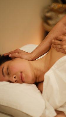 Emerald Thai  Holistic Massage