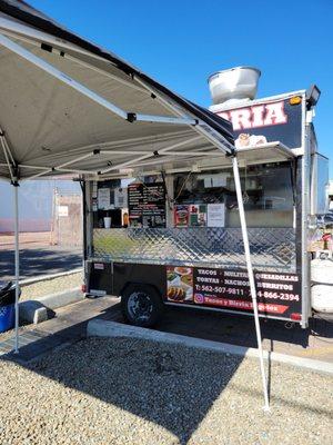 New location in Anaheim. The front of their nice cart.