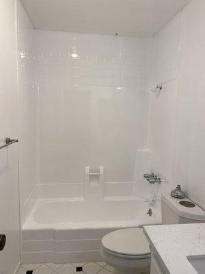 Fiberglass bathtub & tile