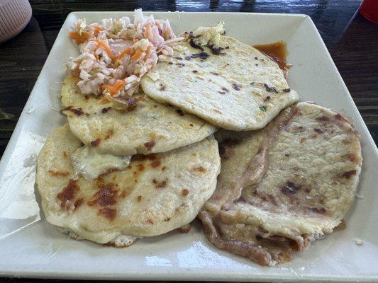 Pupusas plate