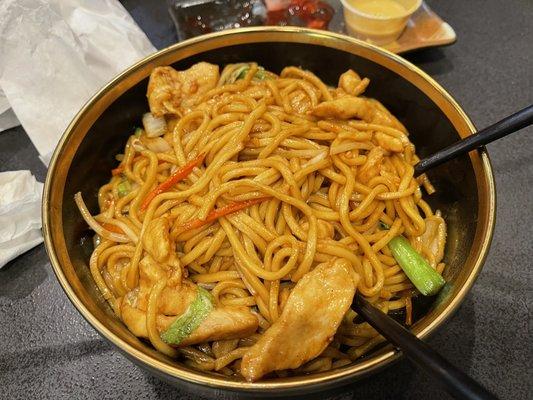 Chicken Lo Mein