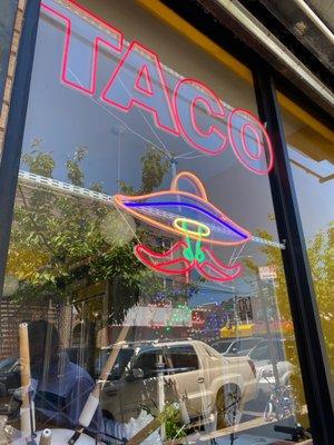 Tacos neon sign