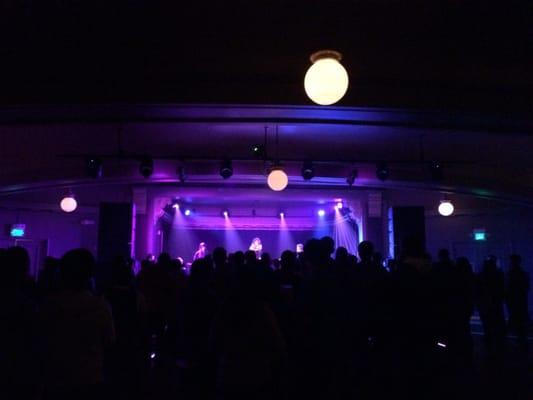 View walking into the venue during the opening act