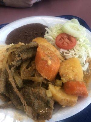 Carne bistec with a little of the pollo guisada