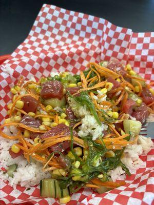 Spicy tuna poke bowl