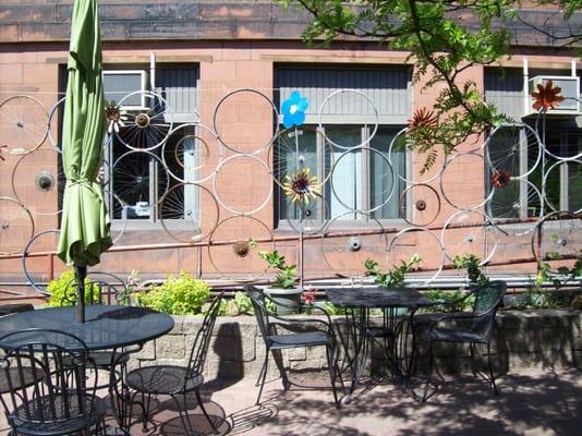 Nice courtyard to enjoy an outdoor cup of coffee and/or meal!