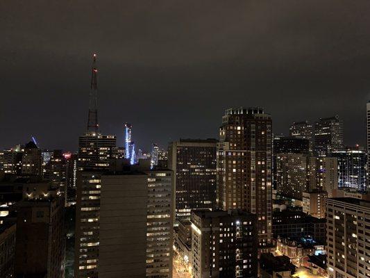 Awesome view on the downtown from the roof deck