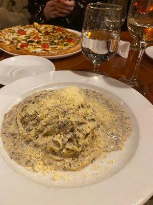 Mushroom truffle pasta 11/10