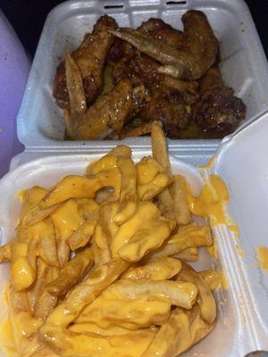 10 Piece Lemon Pepper Wings with Nacho Cheese Fries