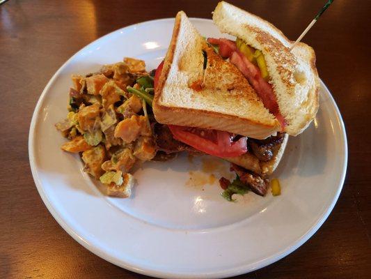 Meatloaf sandwich