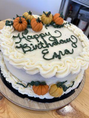 Beautiful cake for a pumpkin theme birthday.