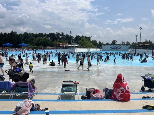 Wave pool