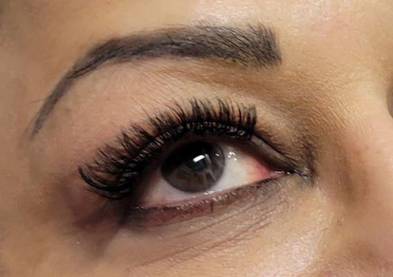 Hybrid Eyelash extensions