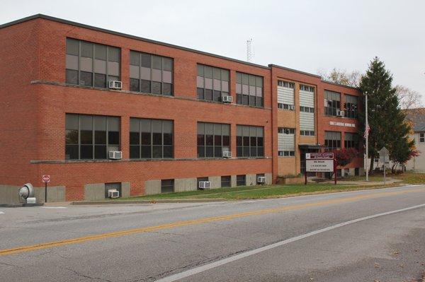 Warson road view of school building.