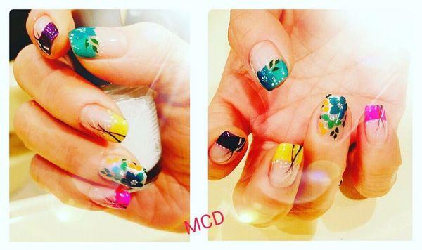 Gel colors nails with designs