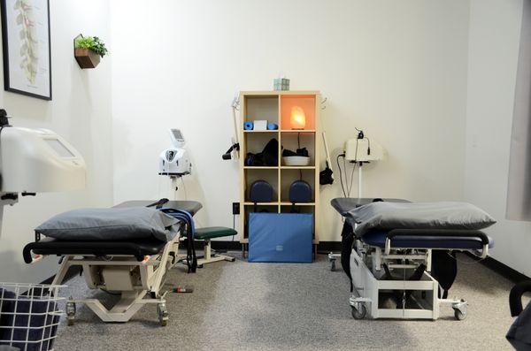 We offer both lumbar (low back) and cervical (neck) Spinal Decompression:)