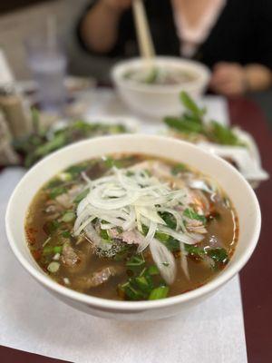 Bun Bo Hue Dac Biet - @rayz