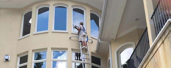 EZ Flow Window Cleaning provides window Cleaning.