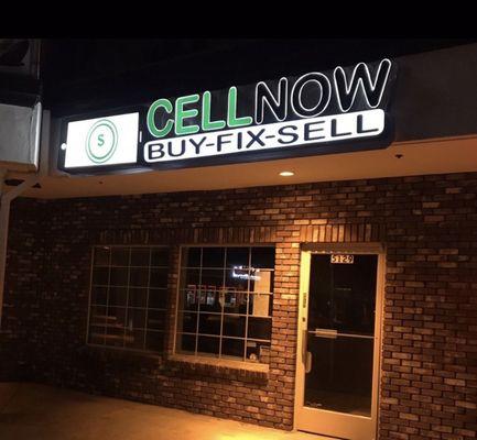 CELL NOW MING AVE ! GO HERE FOR ALL YOUR PHONE AND ACCESSORIES! BEST CUSTOMER SERVICE IVE EVER HAD !