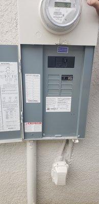 Circuit breaker box