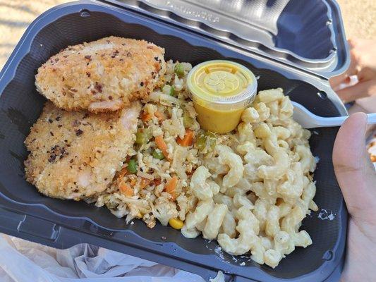 Vegan crab cakes, Mac and cheese, and cauliflower rice