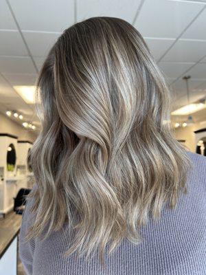 A great example of lived in highlights to create brightness without the high maintenance schedule.