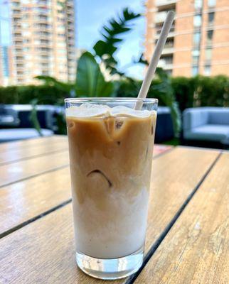 Iced oatmilk latte