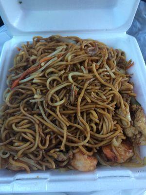 Combo Chow Mein