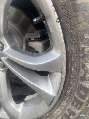 A rim that was damaged at Hr tires on Miami blvd