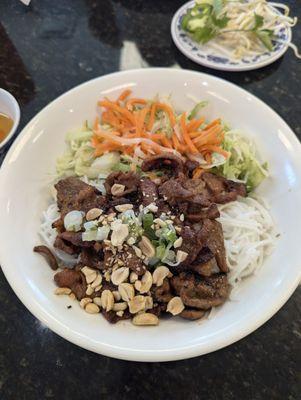 BUN THIT NUONG/Charbroiled Marinated Pork served with rice noodles