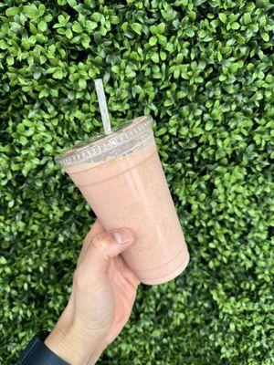 Indulge in over 15 delicious smoothie blends, carefully crafted by our in-house clinical nutritionist.