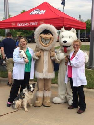 Dr. Melissa Tillotson & Dr. Kim McKenzie at Walk N Wag