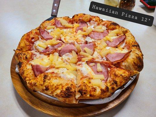 12" Hawaiian pizza