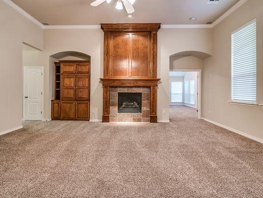 Immaculately kept Gallway floorplan in west Norman with tons of upgrades!  3901 Warrington Way