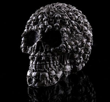 Skull statues