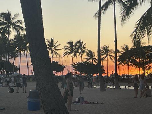 Luau, hotel overlooking the beach and activities