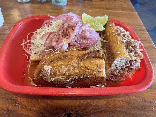 Torta Ahogada Buche & Carnitas