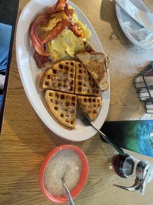 I ordered a waffle, eggs, bacon, grits, toast, and a sweet tea everything was cooked perfect.